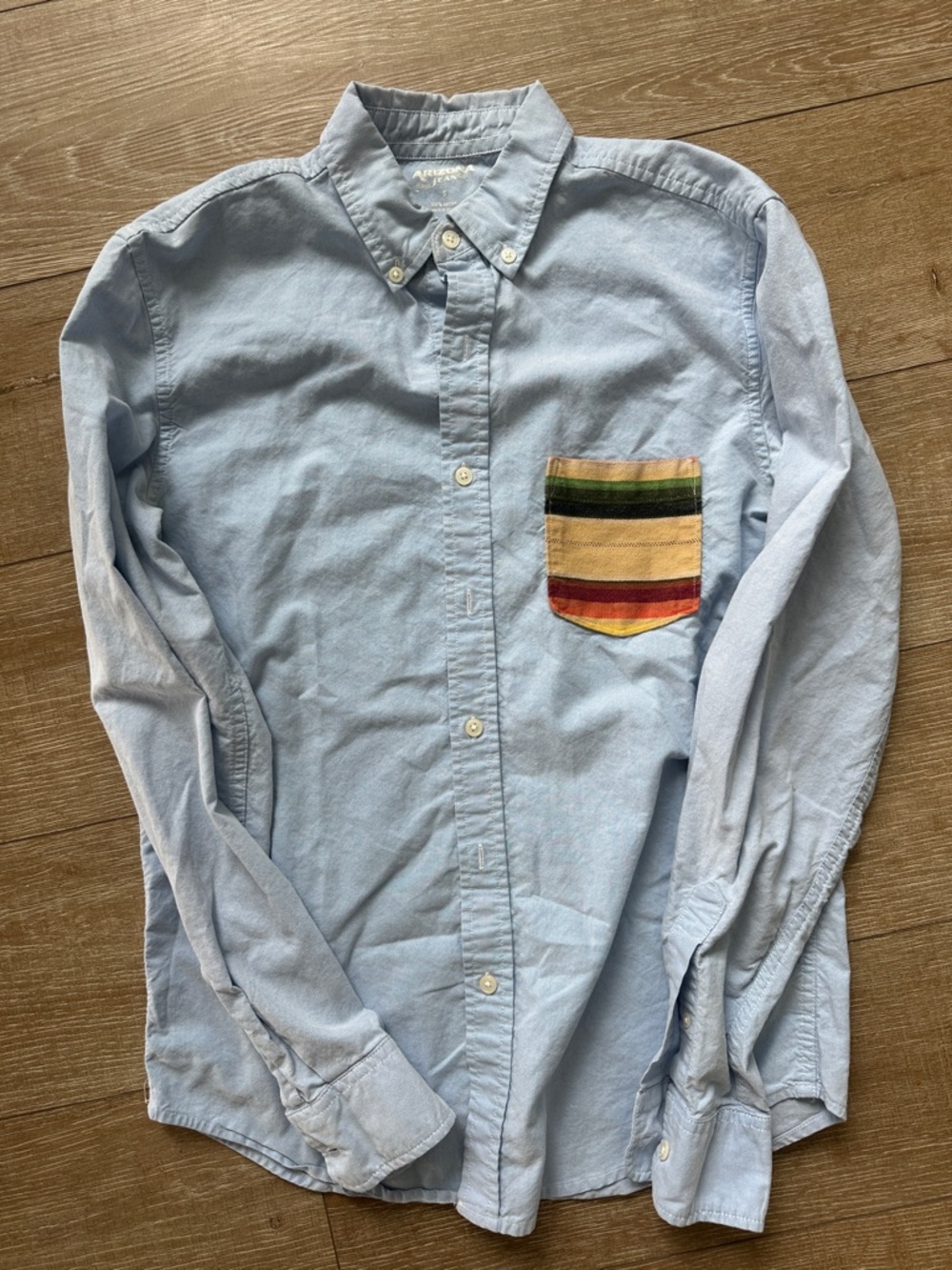 Arizona Jean Company Light Blue Button-Down Shirt with Multicolor Striped Pocket